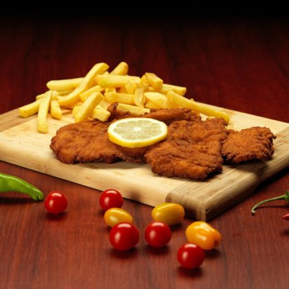 Piščančji dunajski zrezek s pomfrijem